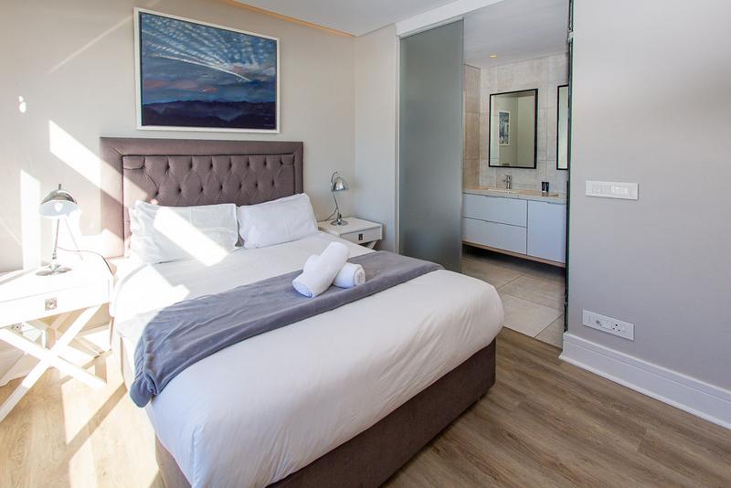 2 Bedroom Property for Sale in Sea Point Western Cape